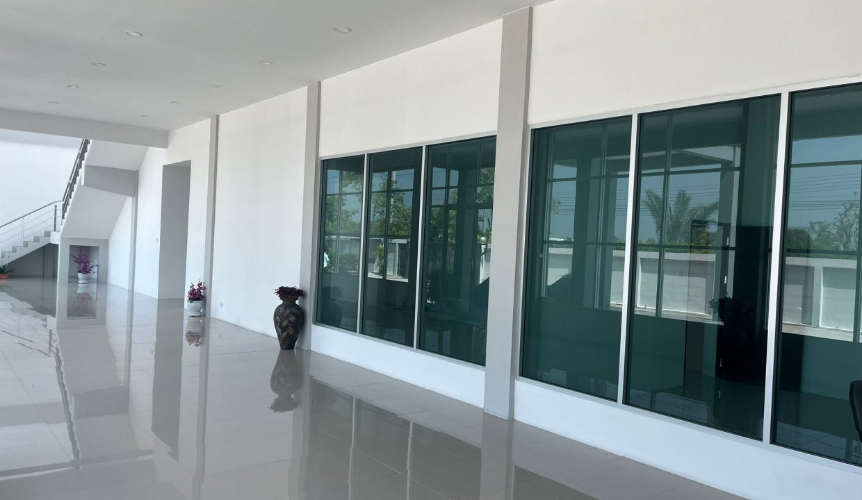 CB021C30-261C-4E19-9CA4-BB652A89D087